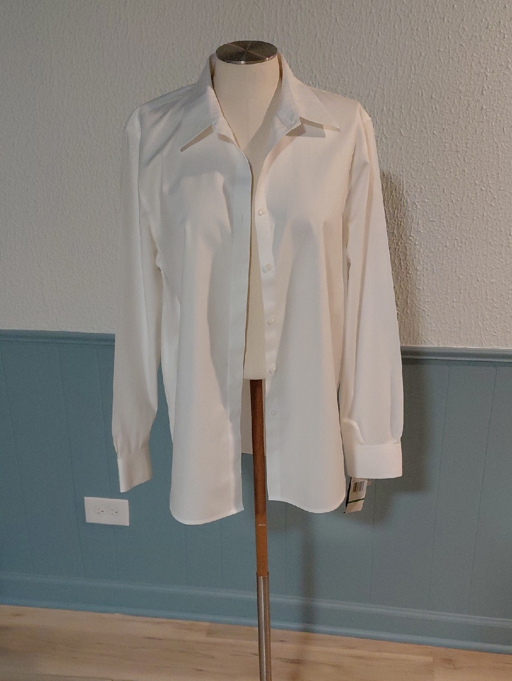 Jones New York White Button-Up Blouse